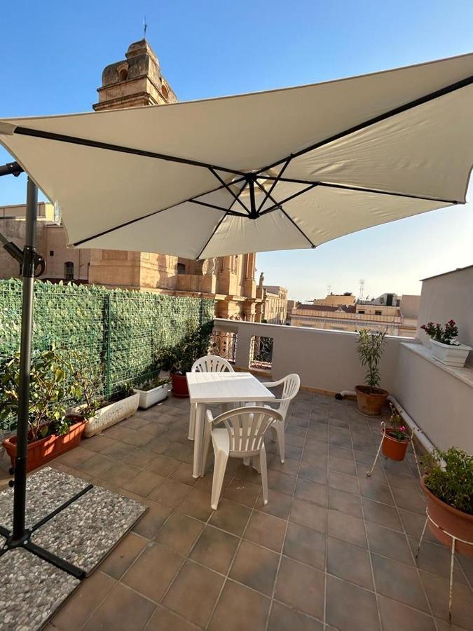 Hotel La Casa In Piazza Terrasini Exterior foto
